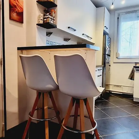 Διαμέρισμα *le Pani Pwoblem* & Centre