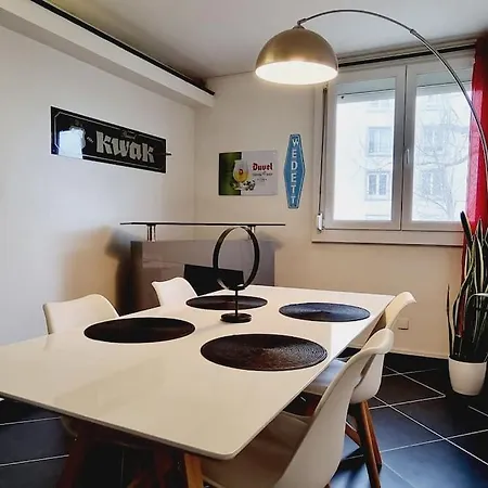 Διαμέρισμα *le Pani Pwoblem* & Centre