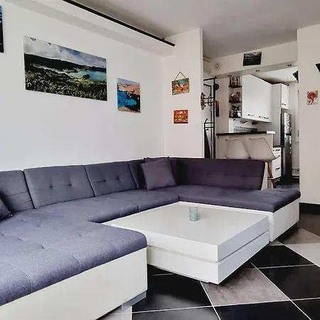 *le Pani Pwoblem* & Centre